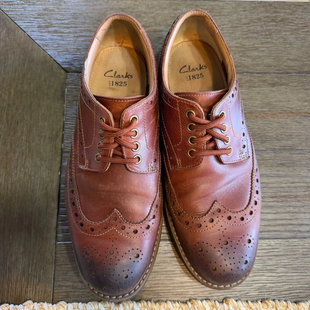 Clarks 1825 Mens Tan Brown Leather Wingtip Brogue Lug Sole Derby Shoes 9.5‎ M
